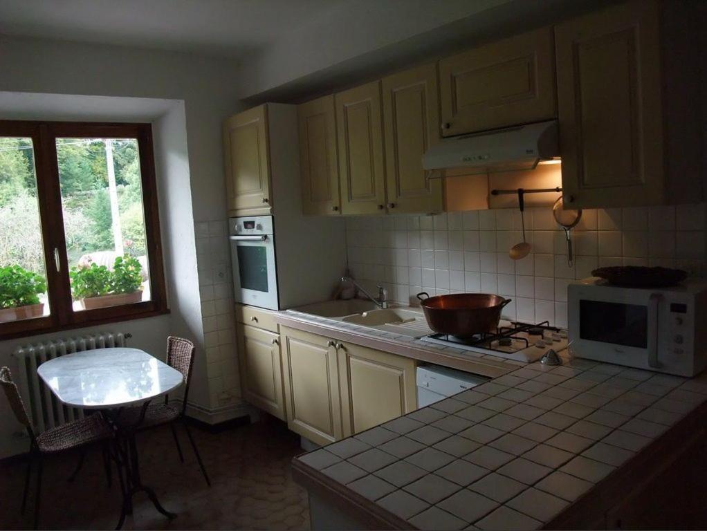 Le Domaine Du Grand Cellier Gites Appartement En Savoie Tournon-sur-Rhône Eksteriør billede